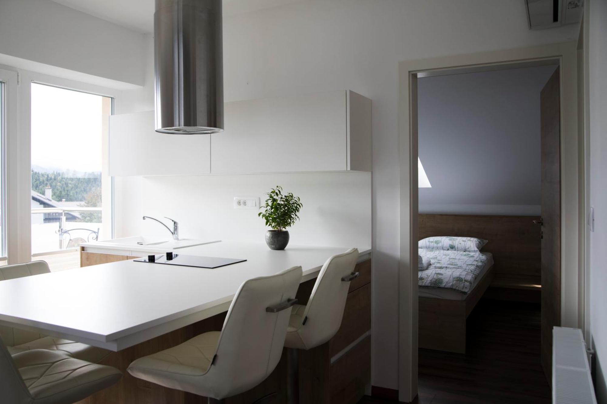 Gostilna S Prenocisci Pav Hotel Rakek ภายนอก รูปภาพ