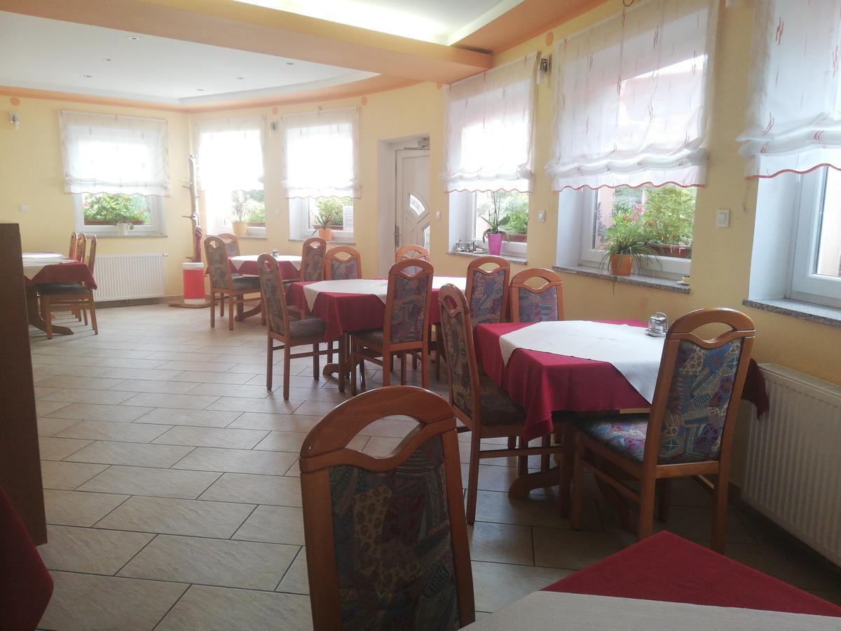 Gostilna S Prenocisci Pav Hotel Rakek ภายนอก รูปภาพ