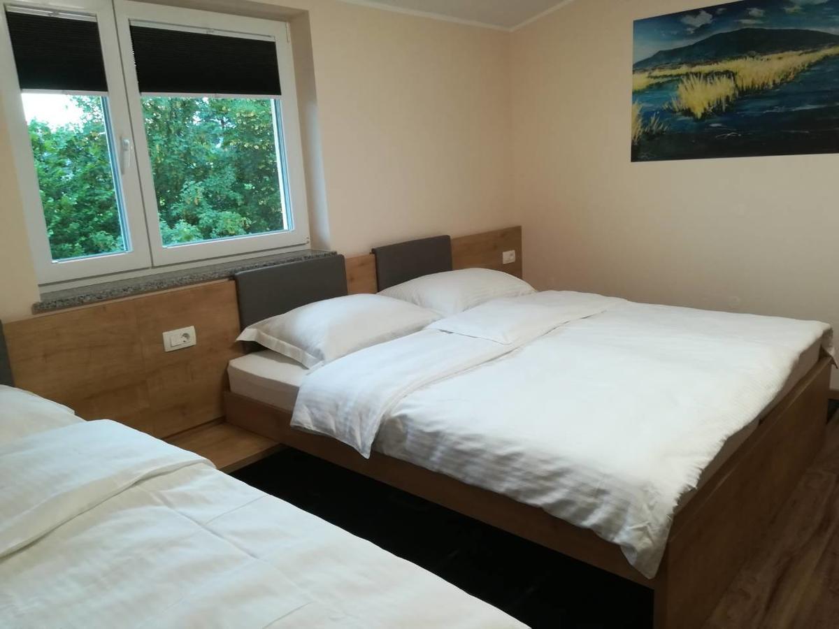 Gostilna S Prenocisci Pav Hotel Rakek ภายนอก รูปภาพ